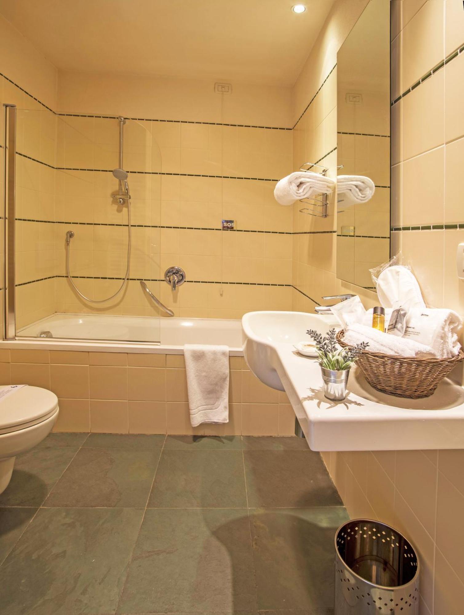 Hotel Antico Podere Propano Saluzzo Bagian luar foto