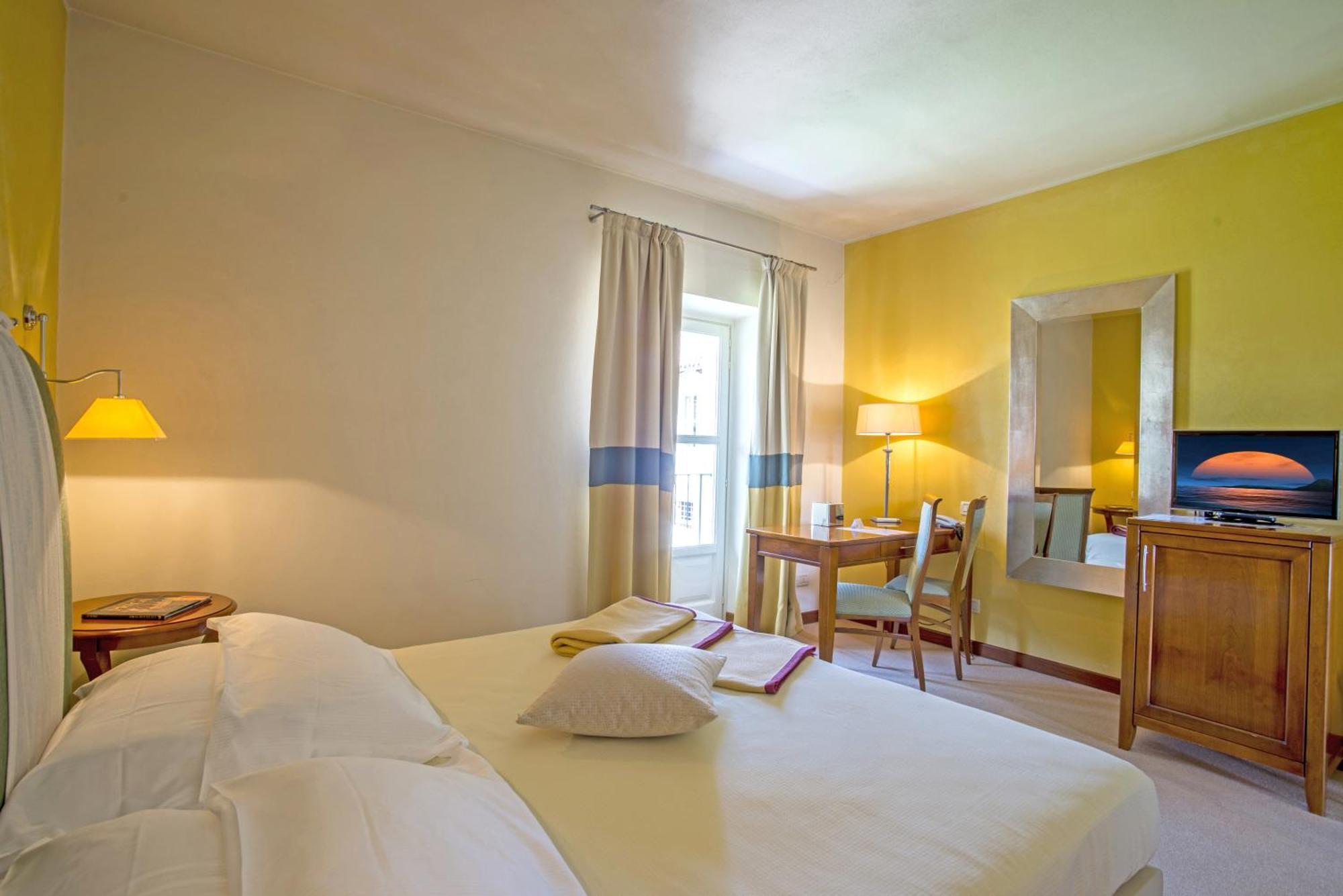 Hotel Antico Podere Propano Saluzzo Bagian luar foto