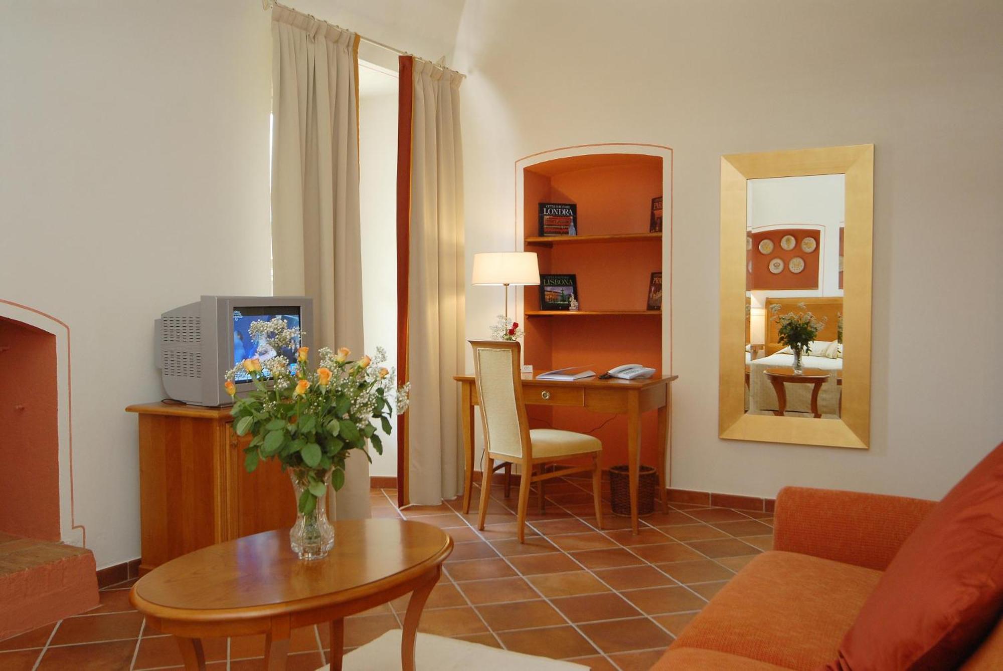 Hotel Antico Podere Propano Saluzzo Bagian luar foto