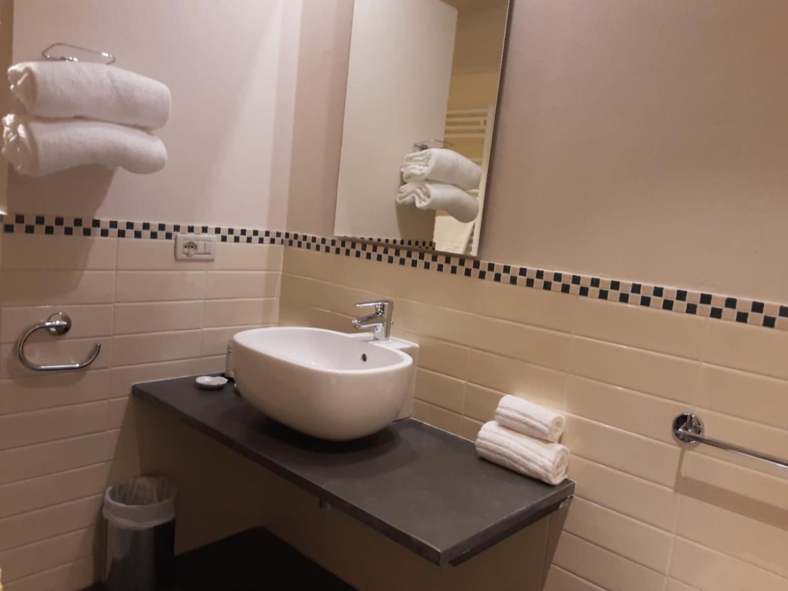 Hotel Antico Podere Propano Saluzzo Bagian luar foto
